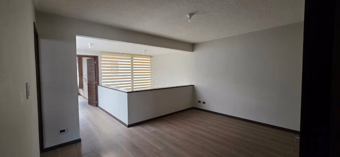 CASA HERMOSA EN VENTA ZONA 16  - Imagen 3
