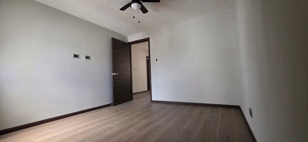 CASA HERMOSA EN VENTA ZONA 16  - Imagen 5