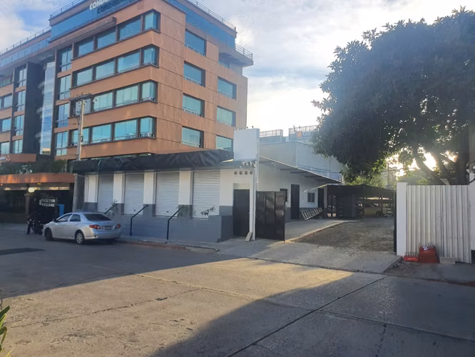 RENTO LOCALES EN ZONA 9 | MINIPLAZA DE 4 LOCALES - Imagen 7
