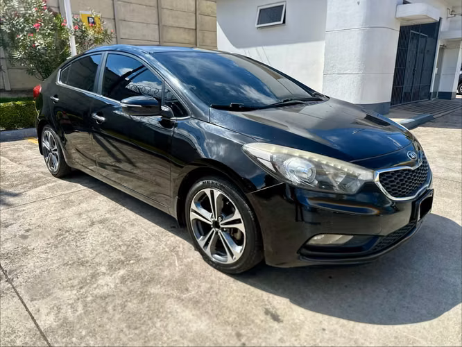 Kia cerato 2016 negro - Imagen 4