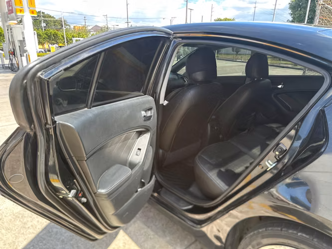 Kia cerato 2016 negro - Imagen 5