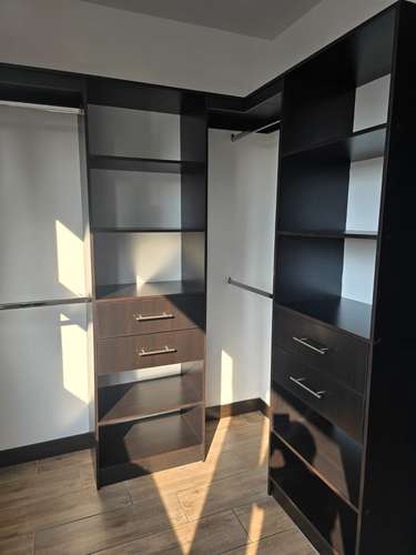 APARTAMENTO EN RENTA EN MARQUES DE OAKLAND ZONA 10 | 60MT2 DE PERGOLA - Imagen 4