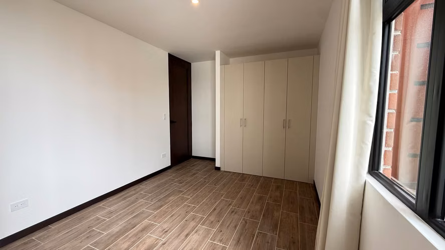 RENTA DE APARTAMENTO PARA ESTRENAR EN EDIFICIO TORRE FERRÁN, ZONA 14 - Imagen 9