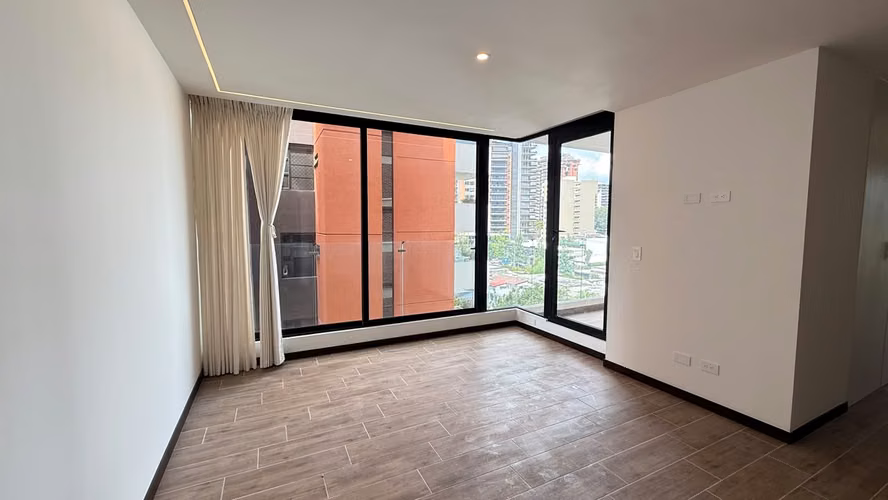 RENTA DE APARTAMENTO PARA ESTRENAR EN EDIFICIO TORRE FERRÁN, ZONA 14 - Imagen 4