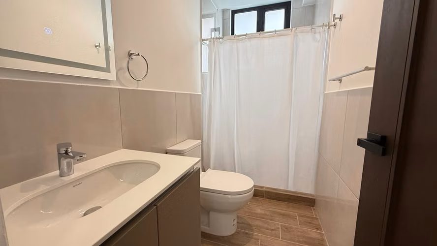 RENTA DE APARTAMENTO PARA ESTRENAR EN EDIFICIO TORRE FERRÁN, ZONA 14 - Imagen 10