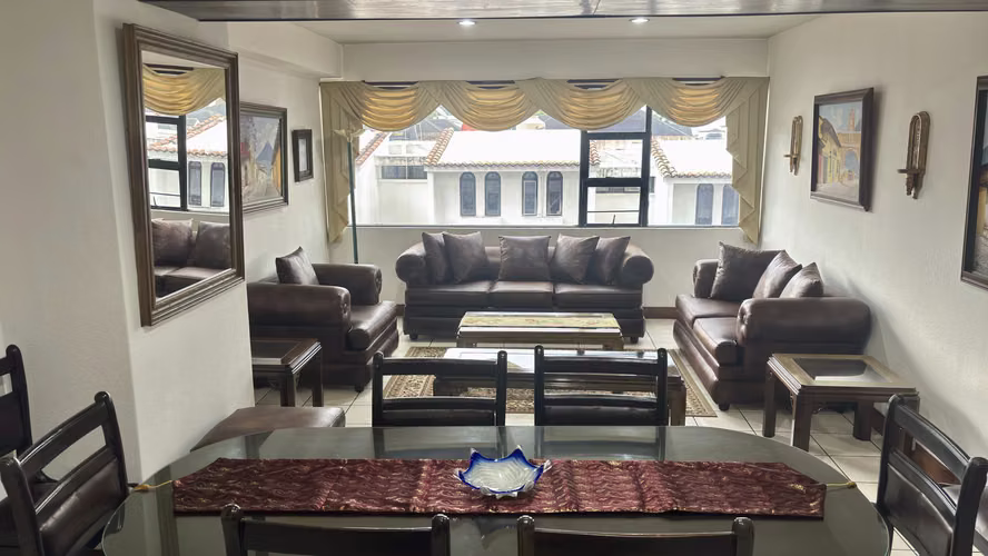 Amplio apartamento zona 14 en Pacifica Plaza - Imagen 1