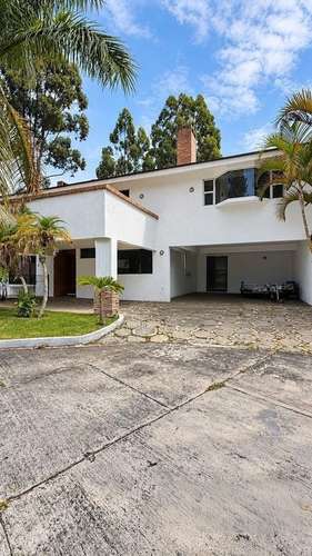 BEAUTIFUL AND SPACIOUS HOUSE FOR SALE BY ROAD TO MUXBAL KM 13.5