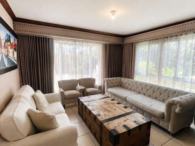 Casa con terreno extra en Condominio San Martín de Allende en Km 29.5 Carretera a El Salvador - Imagen 2