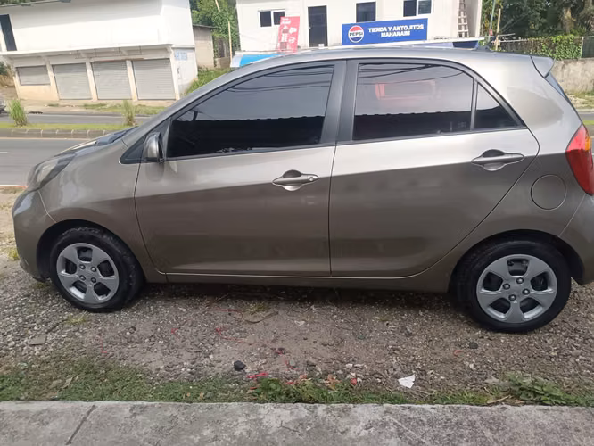 VENDO KIA PICANTO 2017