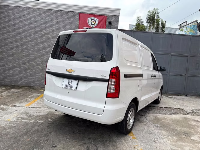 Chevrolet N400 Max de Agencia Modelo 2023