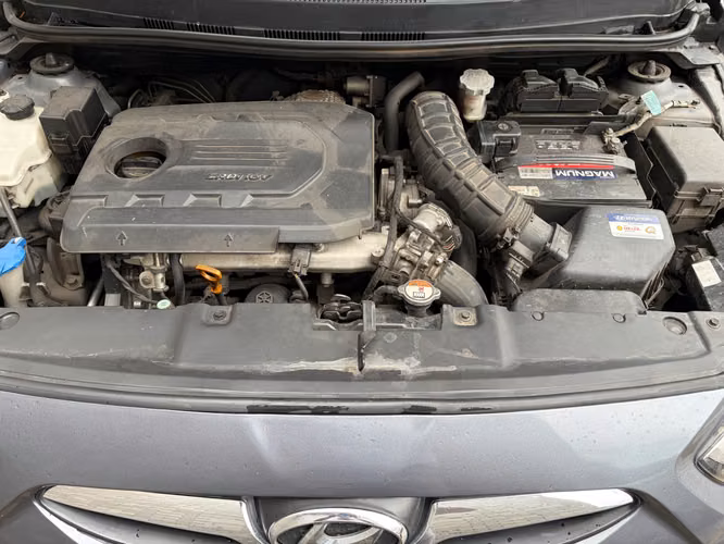 Hyundai Accent GLS CRDi de Agencia Modelo 2017 - Imagen 10