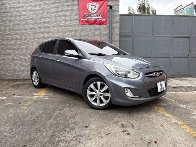 Hyundai Accent GLS CRDi de Agencia Modelo 2017 - Imagen 1