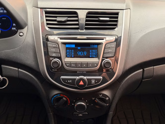 Hyundai Accent GLS CRDi de Agencia Modelo 2017 - Imagen 14