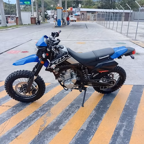  KAWASAKI KLX 300 CC SUPER MOTO RECIEN INGRESADA !! - Imagen 6