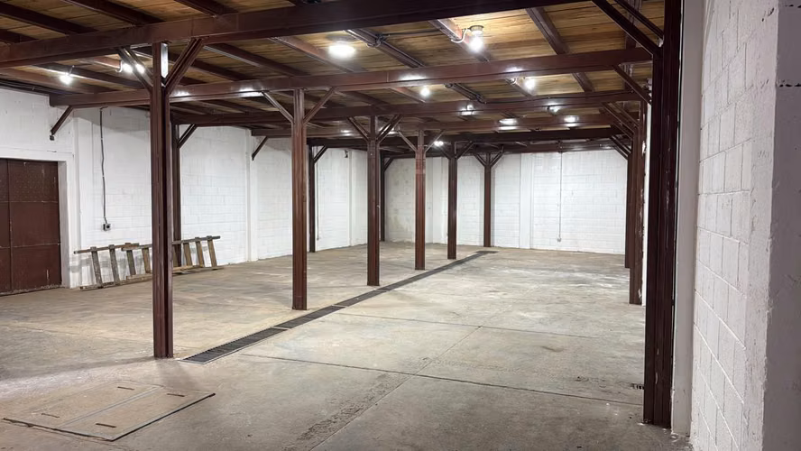 Renta de Bodega de 2 Niveles en Zona 5 - Miniatura 7
