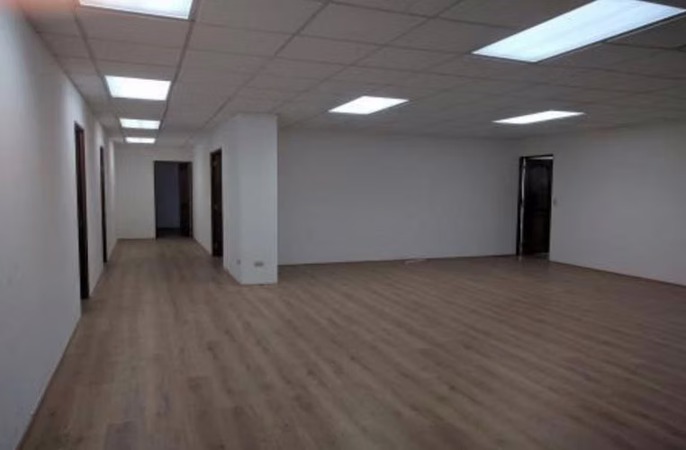 Edificio en zona 10 - Imagen 2