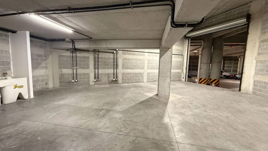 Bodega con oficinas y elevador de carga en renta en zona 4 de Mixco - Imagen 6