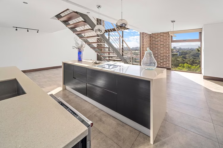 Hermoso apartamento tipo loft de 2 niveles en venta – VIÚ Cayalá - Imagen 4