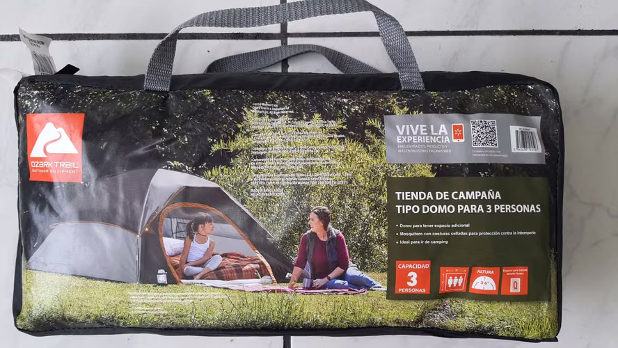 Tienda para acampar Ozark Trail con capacidad para 3 personas - Nuevo. Lo instalé en casa una vez. - Imagen 2