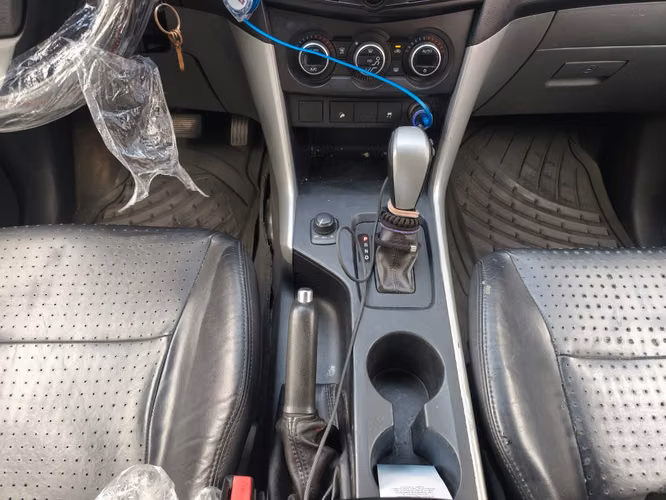 Mazda Bt-50 4x4 Dbl. Cab. de agencia  Modelo 2015  - Imagen 8