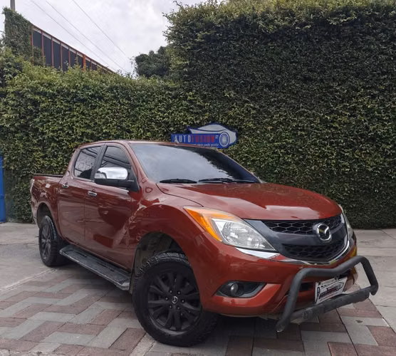 Mazda Bt-50 4x4 Dbl. Cab. de agencia  Modelo 2015  - Imagen 2