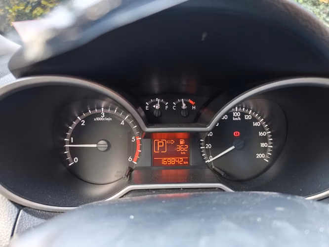 Mazda Bt-50 4x4 Dbl. Cab. de agencia  Modelo 2015  - Imagen 9