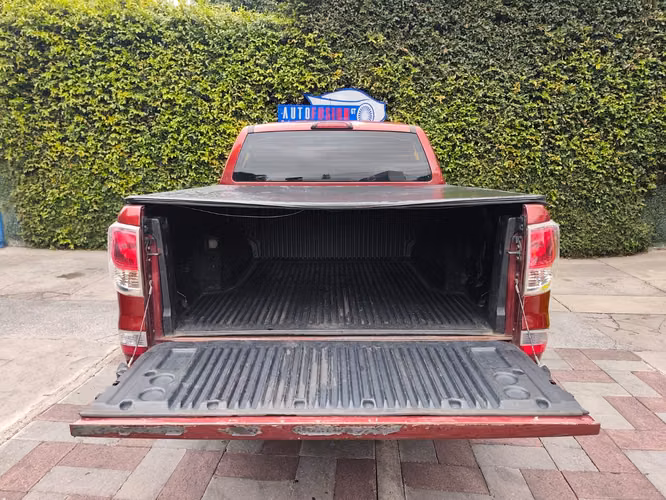 Mazda Bt-50 4x4 Dbl. Cab. de agencia  Modelo 2015  - Imagen 14