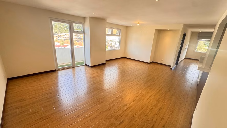 SÚPER OPORTUNIDAD!! BELLO APARTAMENTO VH1 Zona 15 | 128m2 | BALCÓN + SALA FAMILIAR o 3HAB + BODEGA | PV