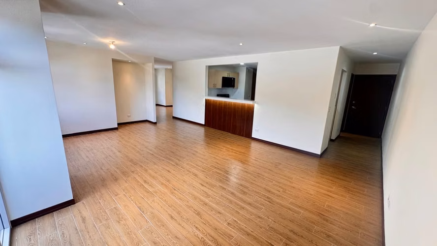 SÚPER OPORTUNIDAD!! BELLO APARTAMENTO VH1 Zona 15 | 128m2 | BALCÓN + SALA FAMILIAR o 3HAB + BODEGA | PV - Imagen 2