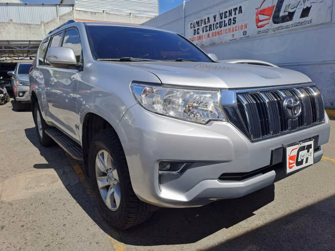 Toyota Land Cruiser Prado TXL 2020 de Agencia Automática y Triptonic 4x4 Turbo Diésel un dueño  - Imagen 1