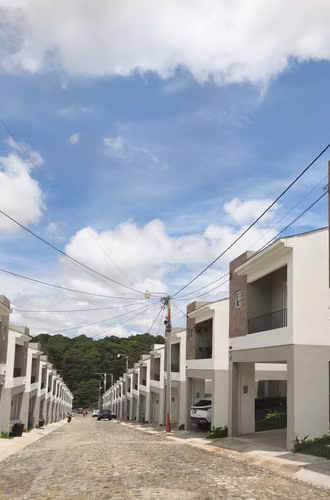 CASA EN RENTA 3 NIVELES – VERDEA ARRAZOLA  - Imagen 10