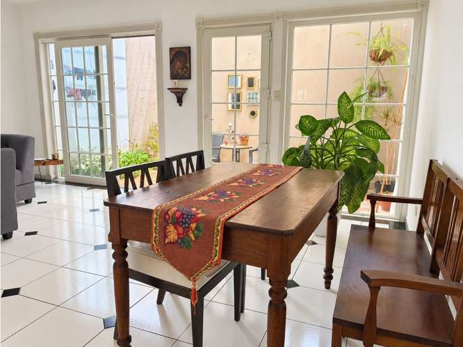  CASA EN VENTA – 3 HAB + ESTUDIO + PATIO | LA VILLA | ZONA 14 - Imagen 3