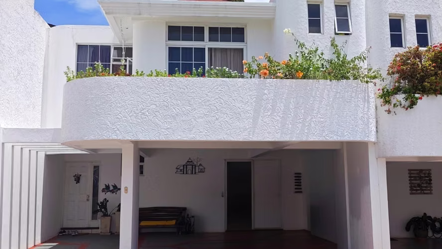 HERMOSA CASA EN VENTA EN JARDINES DE DOÑA VICTORIA VISTA HERMOSA 3 ZONA 15 - Imagen 1