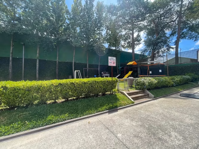 CASA EN ALQUILER EN ZONA 10, 4 PARQUEOS BAJO TECHO, A/C EN TODOS LOS AMBIENTES - Imagen 2