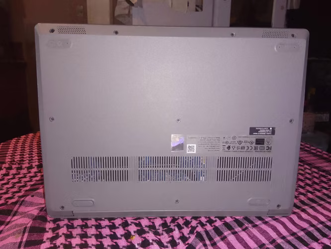 Lenovo ideapad 3 14 pulgadas| 4 Ram| 199 GB almacenamiento 