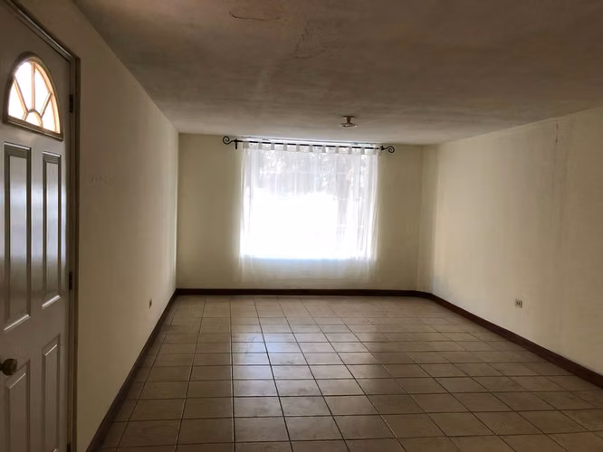 Casa en venta en San Cristobal, 1 nivel, dentro de condominio. - Imagen 4