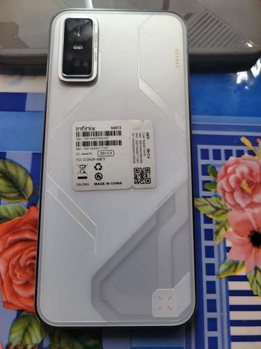 Teléfono infinix GT 30 Pro