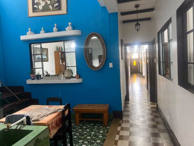 VENTA DE CASA de 2 niveles EN ZONA 1 (Cerca de la Liga Nacional de La Tuberculosis) - Imagen 8