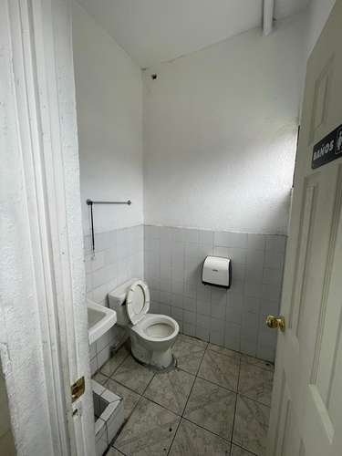 Local Comercial en Gran Portal Petapa | Excelente Ubicación | 65 m2