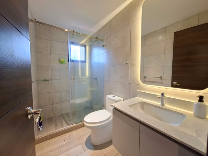 APARTAMENTO AMUEBLADO EN ZONA 10 - Imagen 7