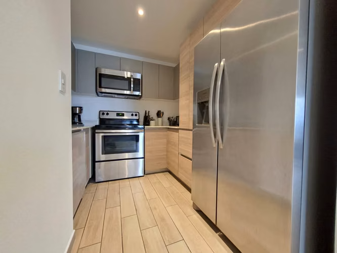 APARTAMENTO AMUEBLADO EN ZONA 10 - Imagen 3