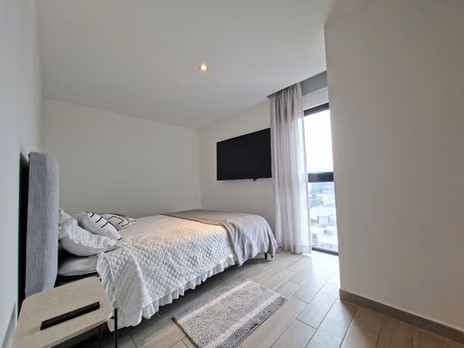 APARTAMENTO AMUEBLADO EN ZONA 10 - Imagen 4