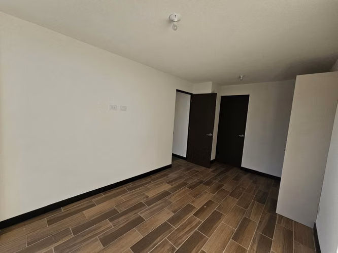 Renta apartamento Bossen zona 2. dos dormitorios y 2 parqueos. cerca de todo. 