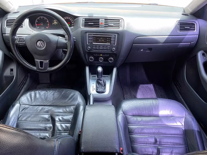 Volkswagen Jetta de Agencia Modelo 2013