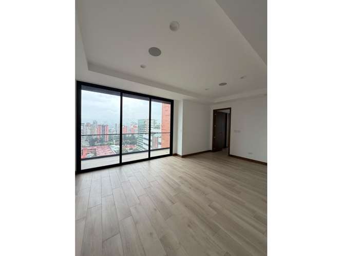 Apartamento en Renta Zona 10 - Imagen 2