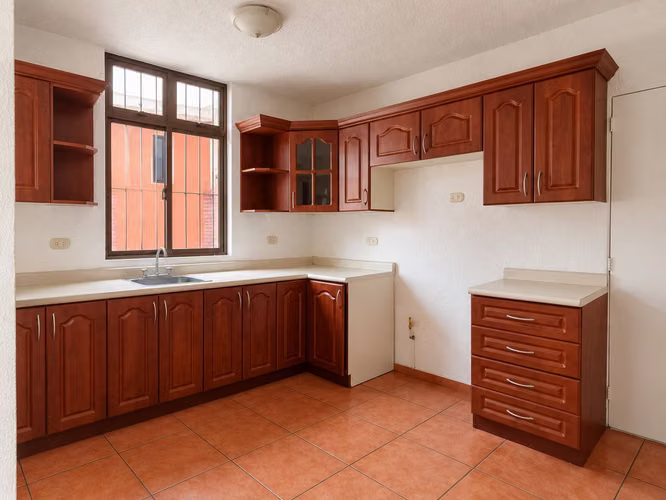 Casa en San Lucas Sacatepéquez - Imagen 3