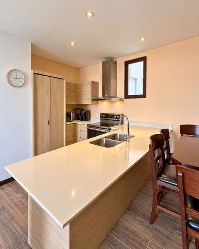 APARTAMENTO EN RENTA ZONA 16 LIRIOS DE CAYALÁ  - Imagen 4