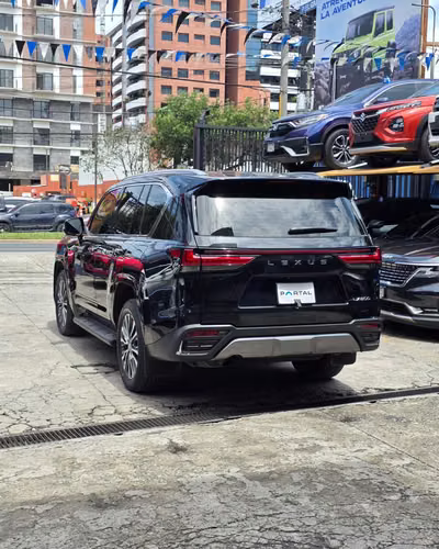 LEXUS LX600 2024 COLOR NEGRO GRAFITO