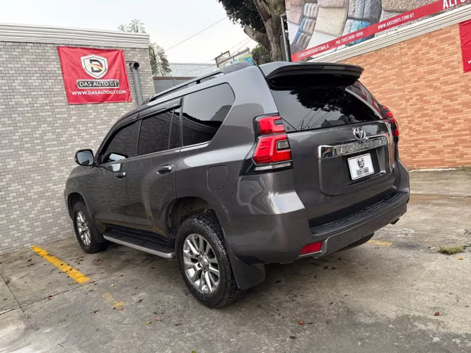 Toyota Land Cruiser Prado VX de Agencia Modelo 2021 - Imagen 5