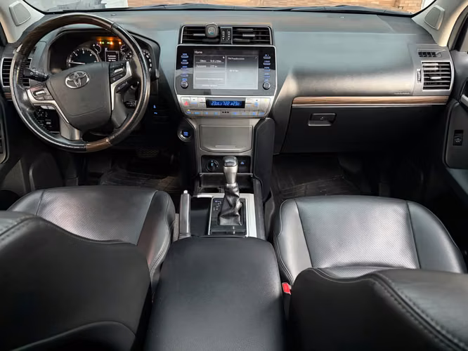 Toyota Land Cruiser Prado VX de Agencia Modelo 2021 - Imagen 13
